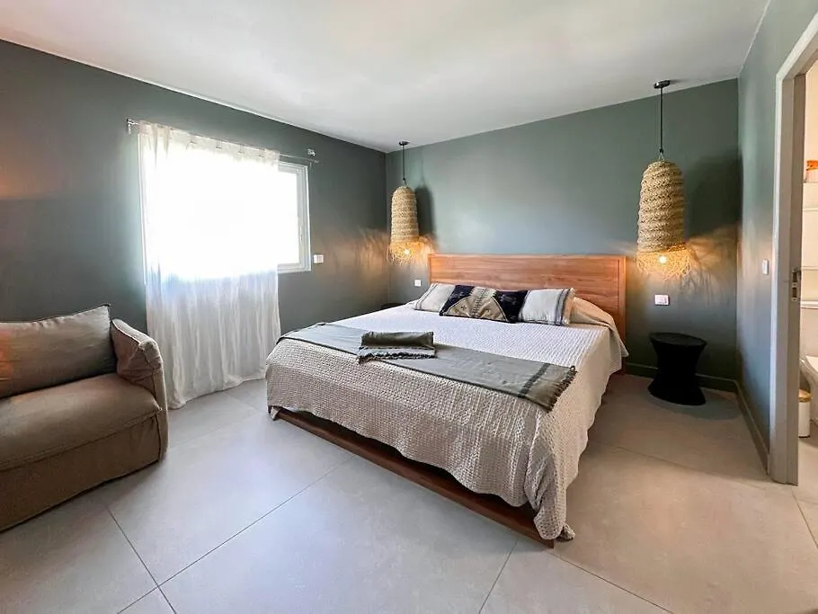 Oligaia, 3 Bdr Apartment Behind The Beach Orient Bay 0*,