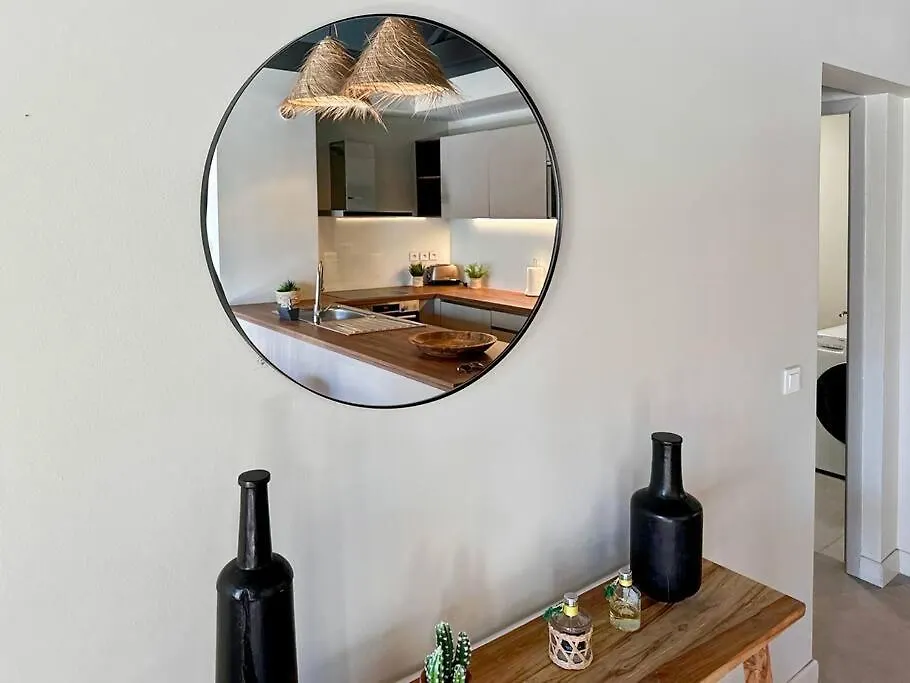 Oligaia, 3 Bdr Apartment Behind The Beach Orient Bay