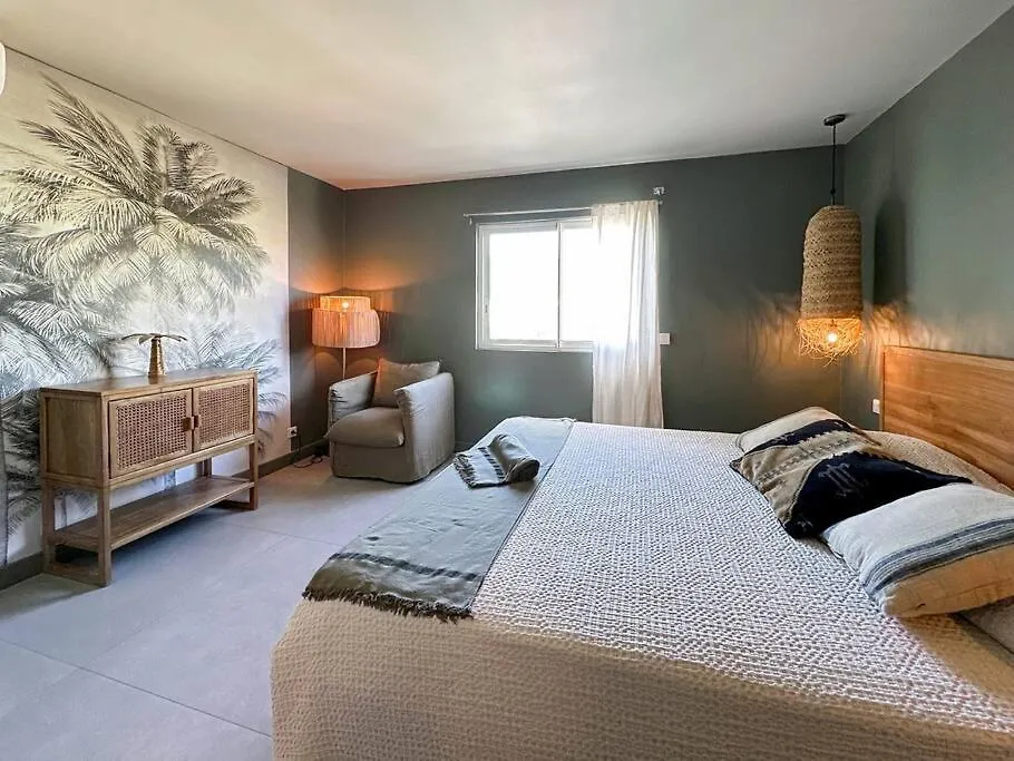 Oligaia, 3 Bdr Apartment Behind The Beach Orient Bay Sint Maarten